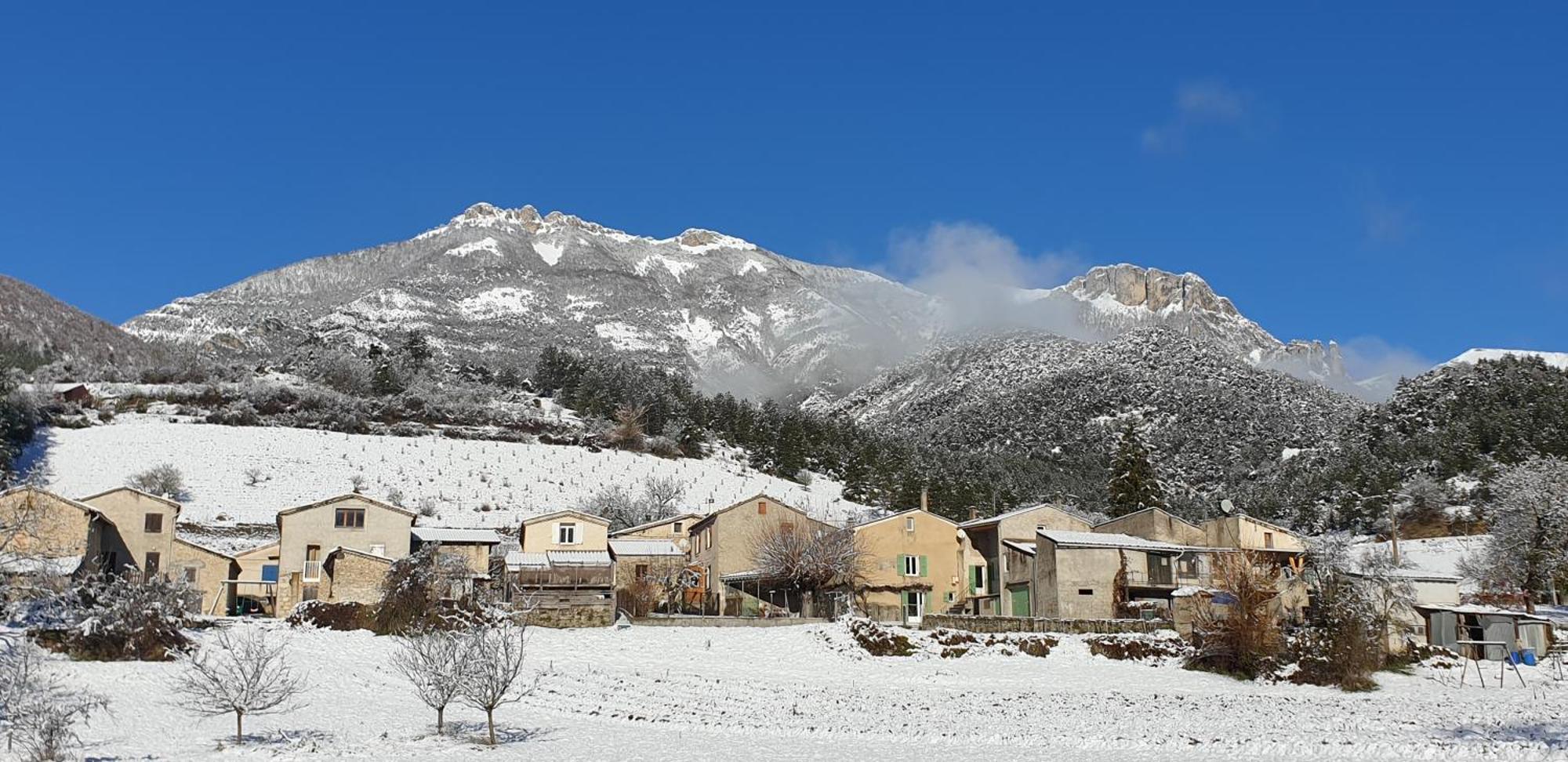 Maison De Village Aux Portes Du Vercors Chamaloc Dış mekan fotoğraf